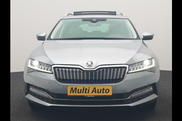Škoda Superb Combi 1.4 TSI iV Laurin & Klement PHEV 218pk Dealer O.H. | Trekhaak Af Fabriek | Panodak | Adaptive Cruise | 360 Camera | Canton Audio | Lederen Comfortstoelen Memory & Massage & Ventilatie | Sfeerverlichting | Stoelen & Stuur Verwarmd | BLIS | Keyless | Plug In Hybrid |