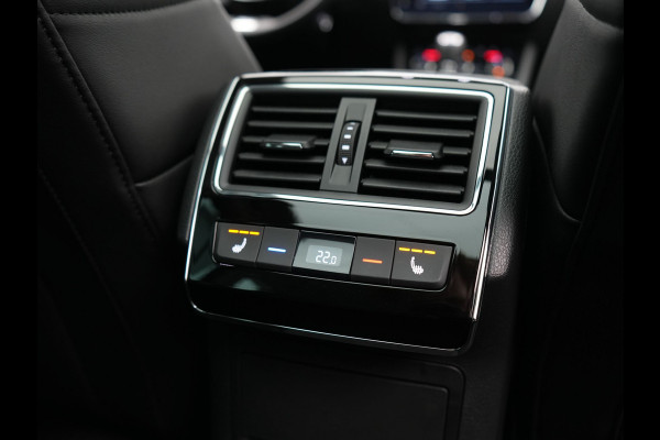 Škoda Superb Combi 1.4 TSI iV Laurin & Klement PHEV 218pk Dealer O.H. | Trekhaak Af Fabriek | Panodak | Adaptive Cruise | 360 Camera | Canton Audio | Lederen Comfortstoelen Memory & Massage & Ventilatie | Sfeerverlichting | Stoelen & Stuur Verwarmd | BLIS | Keyless | Plug In Hybrid |