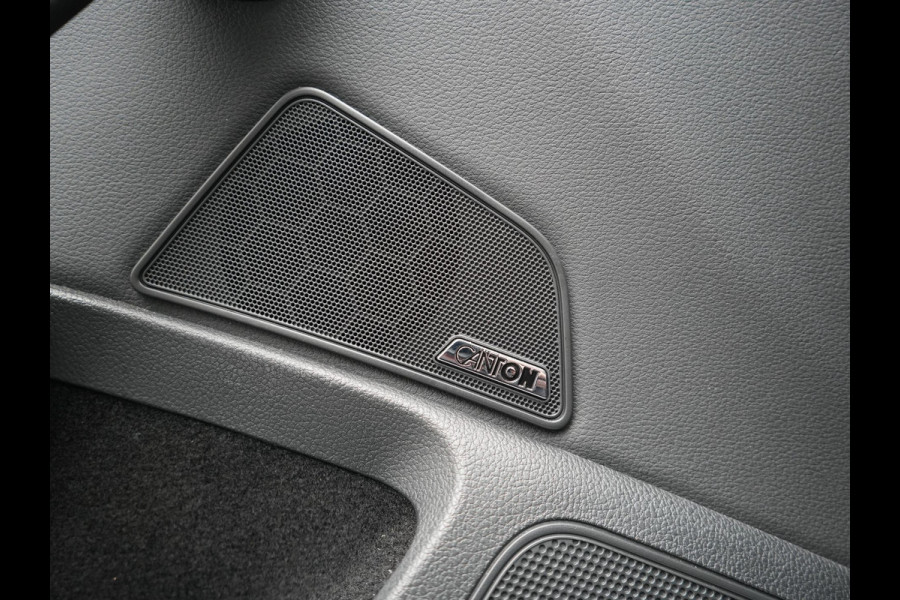Škoda Superb Combi 1.4 TSI iV Laurin & Klement PHEV 218pk Dealer O.H. | Trekhaak Af Fabriek | Panodak | Adaptive Cruise | 360 Camera | Canton Audio | Lederen Comfortstoelen Memory & Massage & Ventilatie | Sfeerverlichting | Stoelen & Stuur Verwarmd | BLIS | Keyless | Plug In Hybrid |