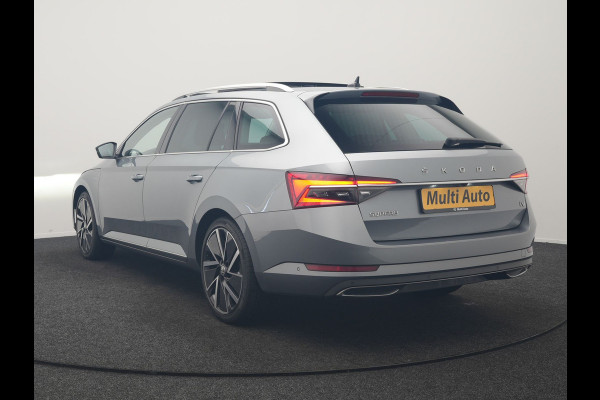 Škoda Superb Combi 1.4 TSI iV Laurin & Klement PHEV 218pk Dealer O.H. | Trekhaak Af Fabriek | Panodak | Adaptive Cruise | 360 Camera | Canton Audio | Lederen Comfortstoelen Memory & Massage & Ventilatie | Sfeerverlichting | Stoelen & Stuur Verwarmd | BLIS | Keyless | Plug In Hybrid |