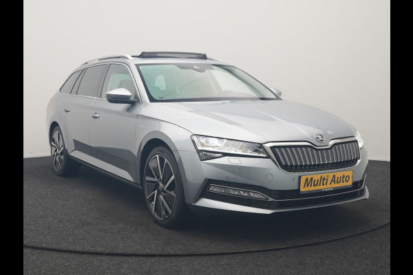 Škoda Superb Combi 1.4 TSI iV Laurin & Klement PHEV 218pk Dealer O.H. | Trekhaak Af Fabriek | Panodak | Adaptive Cruise | 360 Camera | Canton Audio | Lederen Comfortstoelen Memory & Massage & Ventilatie | Sfeerverlichting | Stoelen & Stuur Verwarmd | BLIS | Keyless | Plug In Hybrid |