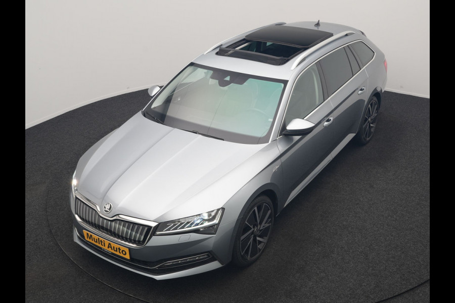 Škoda Superb Combi 1.4 TSI iV Laurin & Klement PHEV 218pk Dealer O.H. | Trekhaak Af Fabriek | Panodak | Adaptive Cruise | 360 Camera | Canton Audio | Lederen Comfortstoelen Memory & Massage & Ventilatie | Sfeerverlichting | Stoelen & Stuur Verwarmd | BLIS | Keyless | Plug In Hybrid |