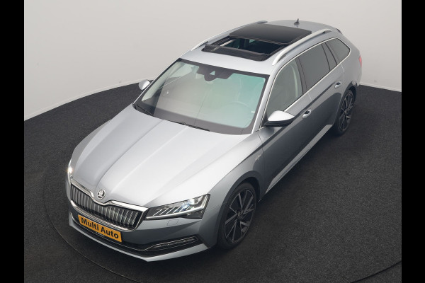 Škoda Superb Combi 1.4 TSI iV Laurin & Klement PHEV 218pk Dealer O.H. | Trekhaak Af Fabriek | Panodak | Adaptive Cruise | 360 Camera | Canton Audio | Lederen Comfortstoelen Memory & Massage & Ventilatie | Sfeerverlichting | Stoelen & Stuur Verwarmd | BLIS | Keyless | Plug In Hybrid |