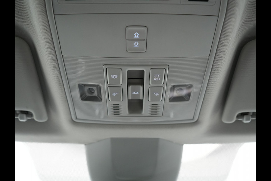 Škoda Superb Combi 1.4 TSI iV Laurin & Klement PHEV 218pk Dealer O.H. | Trekhaak Af Fabriek | Panodak | Adaptive Cruise | 360 Camera | Canton Audio | Lederen Comfortstoelen Memory & Massage & Ventilatie | Sfeerverlichting | Stoelen & Stuur Verwarmd | BLIS | Keyless | Plug In Hybrid |