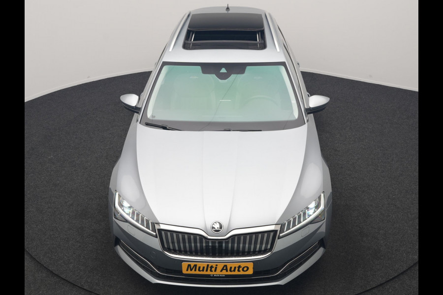 Škoda Superb Combi 1.4 TSI iV Laurin & Klement PHEV 218pk Dealer O.H. | Trekhaak Af Fabriek | Panodak | Adaptive Cruise | 360 Camera | Canton Audio | Lederen Comfortstoelen Memory & Massage & Ventilatie | Sfeerverlichting | Stoelen & Stuur Verwarmd | BLIS | Keyless | Plug In Hybrid |
