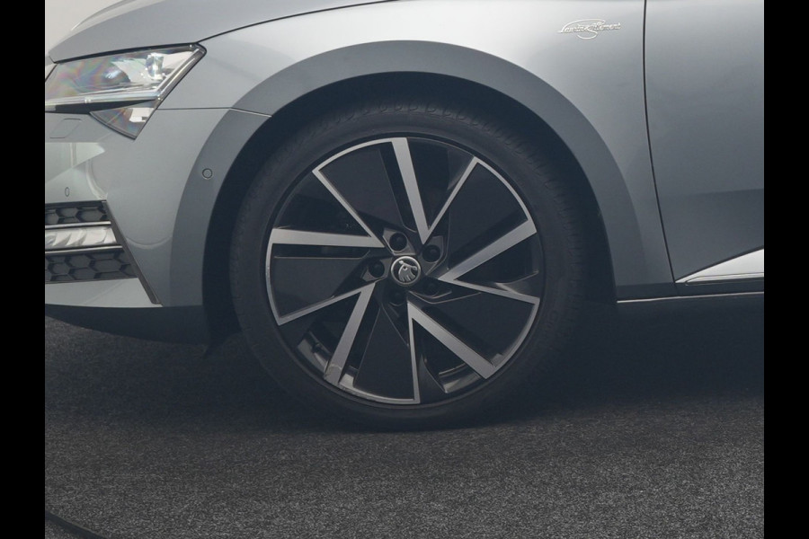 Škoda Superb Combi 1.4 TSI iV Laurin & Klement PHEV 218pk Dealer O.H. | Trekhaak Af Fabriek | Panodak | Adaptive Cruise | 360 Camera | Canton Audio | Lederen Comfortstoelen Memory & Massage & Ventilatie | Sfeerverlichting | Stoelen & Stuur Verwarmd | BLIS | Keyless | Plug In Hybrid |