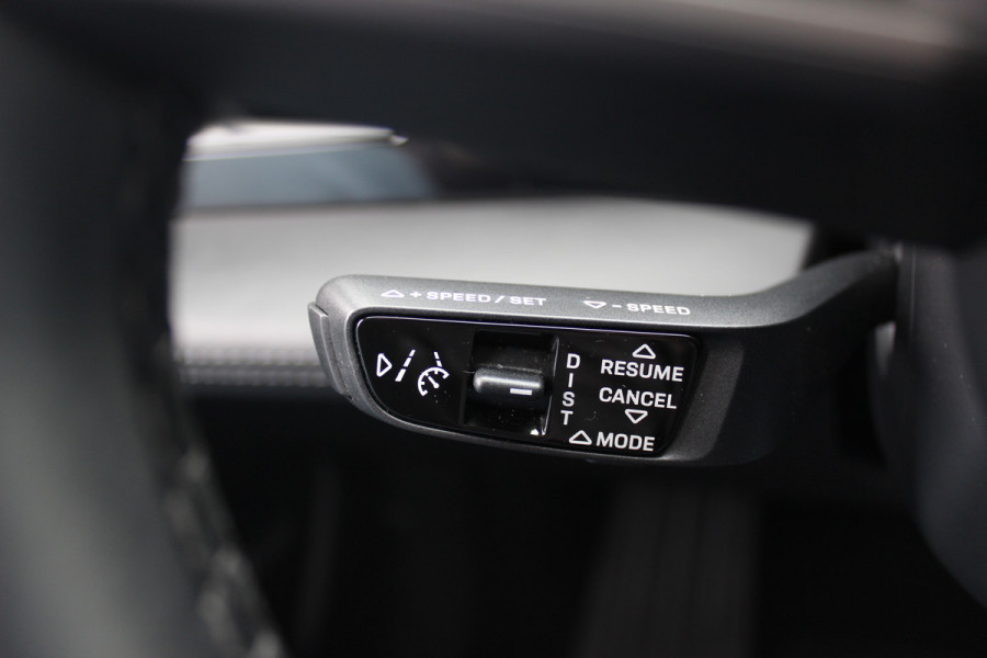 Porsche Taycan Cross Turismo 4S 93 kWh / SoH 93,1% / Panoramadak / 360Camera / Luchtvering / Matrix LED / 21'' / Sportdesign / Bose / Stoel+Stuurverwarming / Dodehoek / DAB / Cruise Control / Warmtepomp