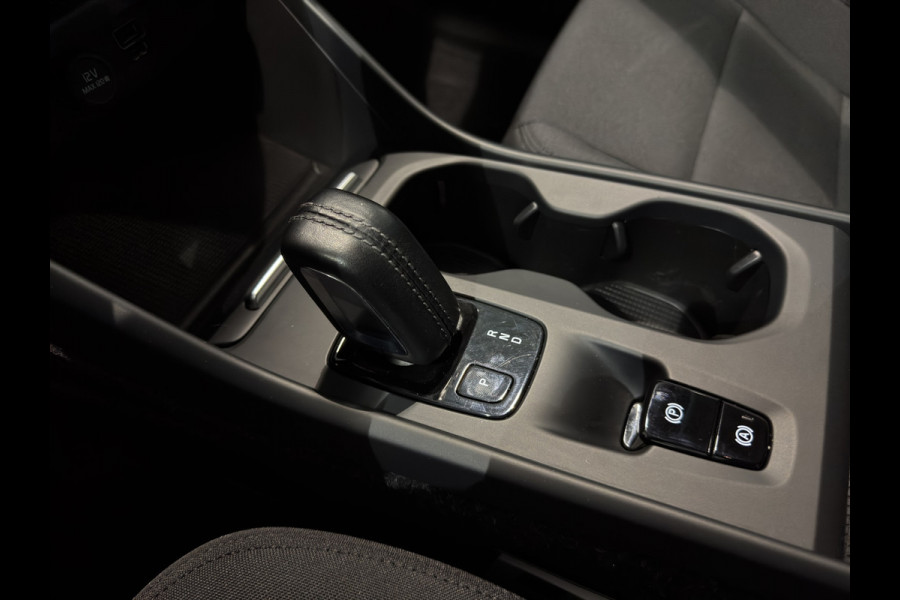 Volvo XC40 T4 Aut. Plug-in Hybrid Business Parkeercamera Panoramadak 211pk