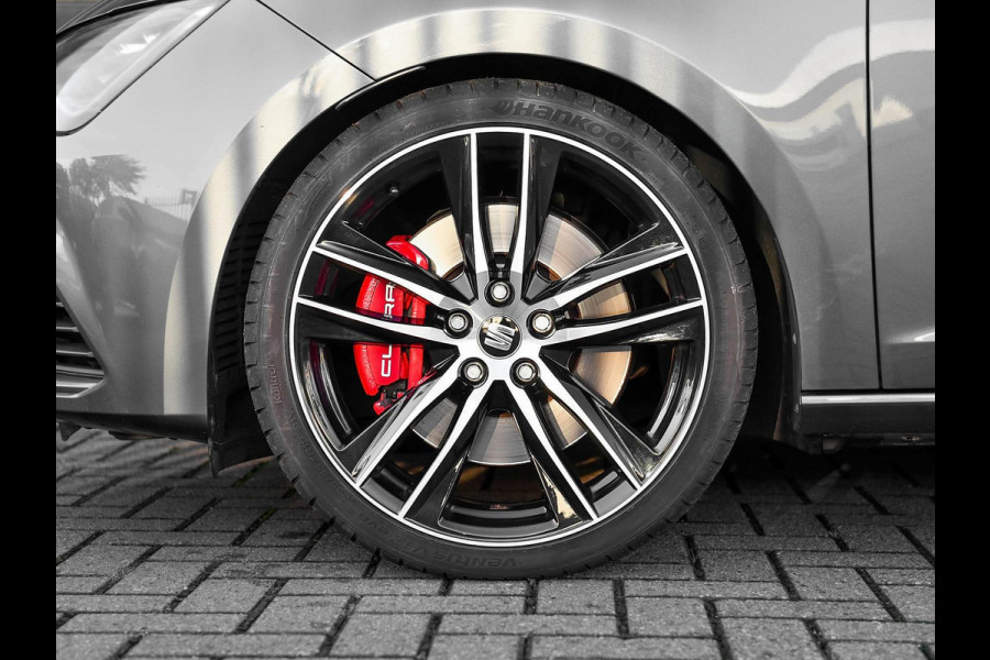 Seat Leon ST 2.0 TSI 4DRIVE CUPRA Schaalstoelen Pano Camera 19 inch Velgen