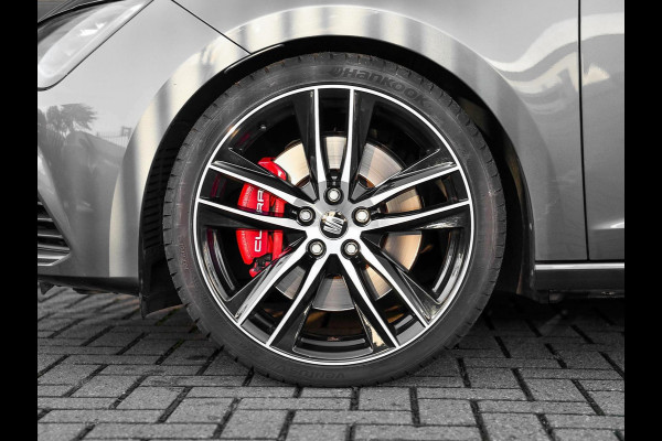 Seat Leon ST 2.0 TSI 4DRIVE CUPRA Schaalstoelen Pano Camera 19 inch Velgen