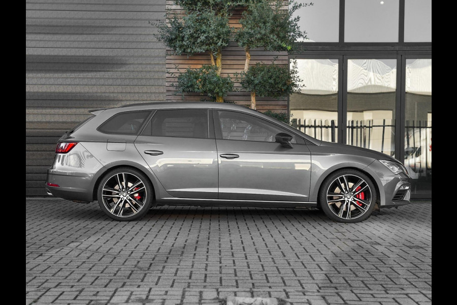 Seat Leon ST 2.0 TSI 4DRIVE CUPRA Schaalstoelen Pano Camera 19 inch Velgen