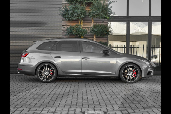 Seat Leon ST 2.0 TSI 4DRIVE CUPRA Schaalstoelen Pano Camera 19 inch Velgen