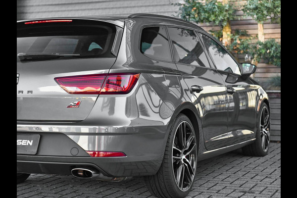 Seat Leon ST 2.0 TSI 4DRIVE CUPRA Schaalstoelen Pano Camera 19 inch Velgen