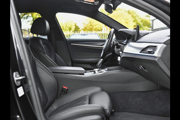 BMW 5 Serie 530e xDrive Business M-sport Laser ACC Leren bekleding 19 inch velgen Trekhaak