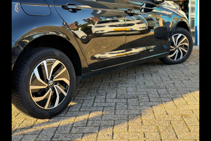 Volkswagen Polo 1.0 TSI Style 2022 ZWART NAVI CLIMA LM NAP!