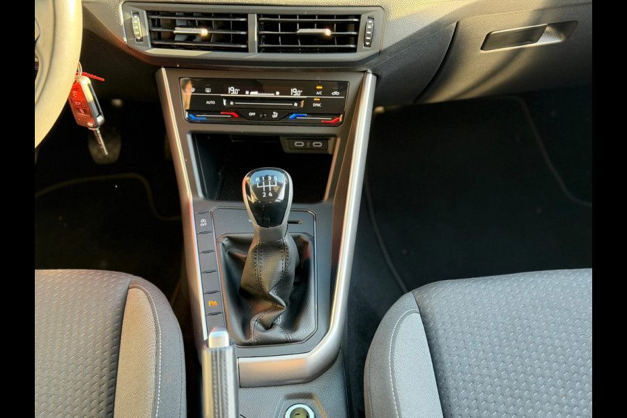 Volkswagen Polo 1.0 TSI Style 2022 ZWART NAVI CLIMA LM NAP!