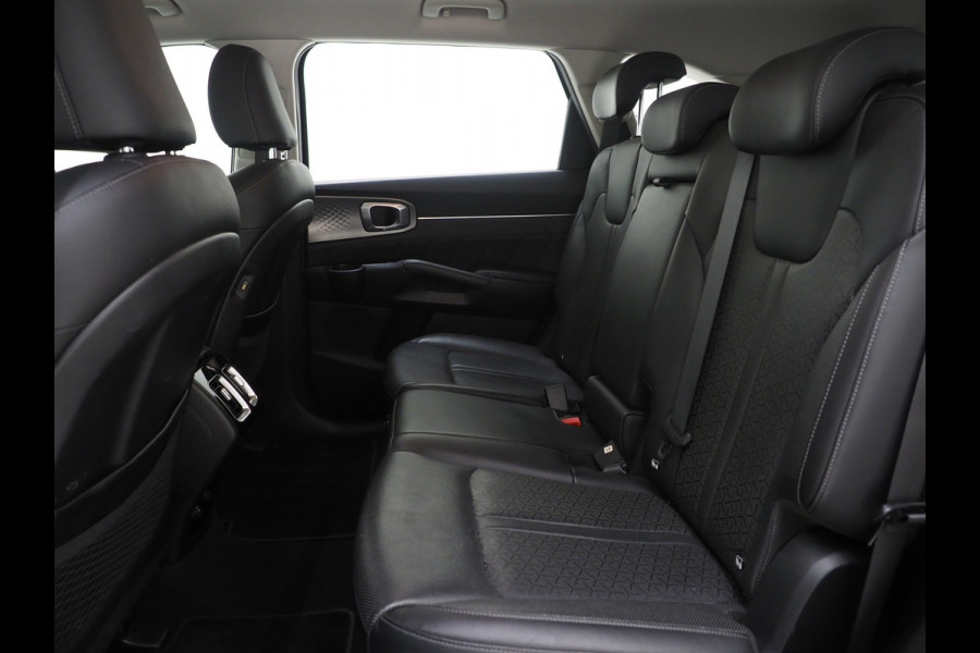 Kia Sorento 1.6 T-GDI Plug-in Hybrid 4WD DynamicLine 7p. | Leder | Trekhaak | Keyless | Adaptive Cruise | Camera | Dodehoek | Carplay