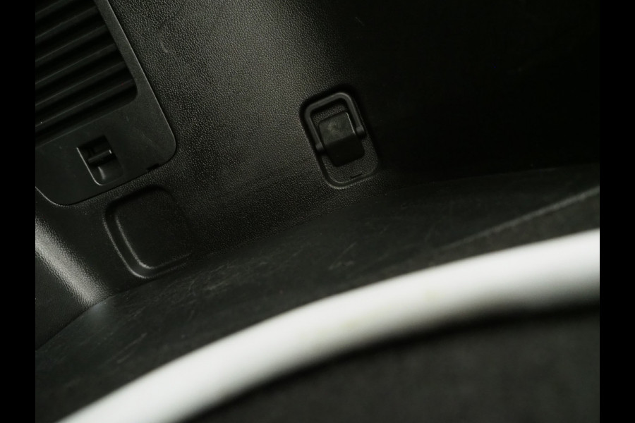 Kia Sorento 1.6 T-GDI Plug-in Hybrid 4WD DynamicLine 7p. | Leder | Trekhaak | Keyless | Adaptive Cruise | Camera | Dodehoek | Carplay