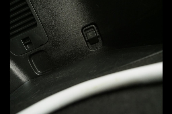 Kia Sorento 1.6 T-GDI Plug-in Hybrid 4WD DynamicLine 7p. | Leder | Trekhaak | Keyless | Adaptive Cruise | Camera | Dodehoek | Carplay