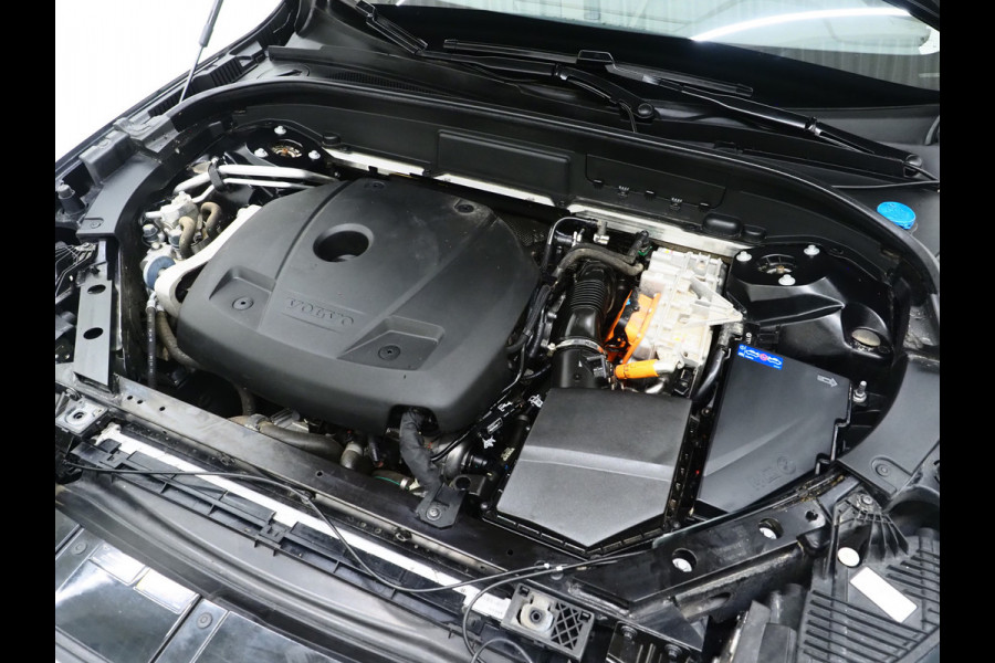 Volvo XC60 2.0 T6 Plug-in hybrid AWD Long Range | Panoramadak | Leder | Keyless | Camera | Stoel/stuurverwarming | Carplay