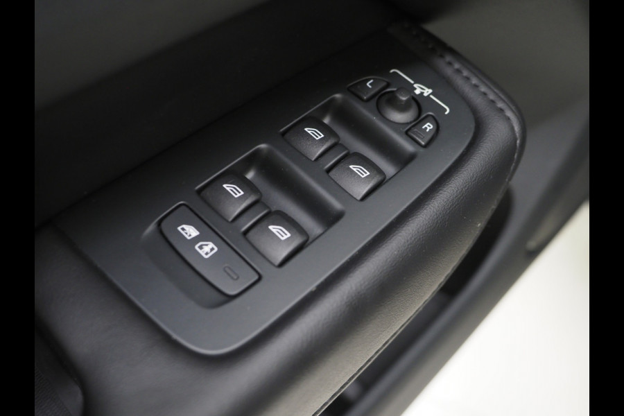 Volvo XC60 2.0 T6 Plug-in hybrid AWD Long Range | Panoramadak | Leder | Keyless | Camera | Stoel/stuurverwarming | Carplay