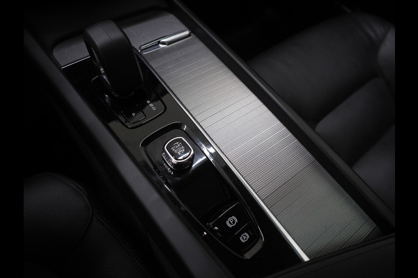 Volvo XC60 2.0 T6 Plug-in hybrid AWD Long Range | Panoramadak | Leder | Keyless | Camera | Stoel/stuurverwarming | Carplay