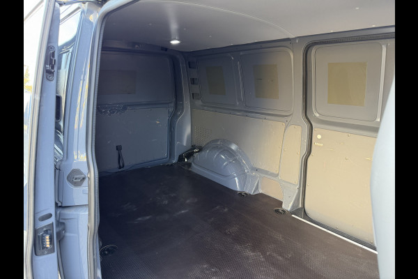 Volkswagen Transporter 2.0 TDI 150PK Euro 6 L2H1 Autmaat/Apple Carplay/Camera