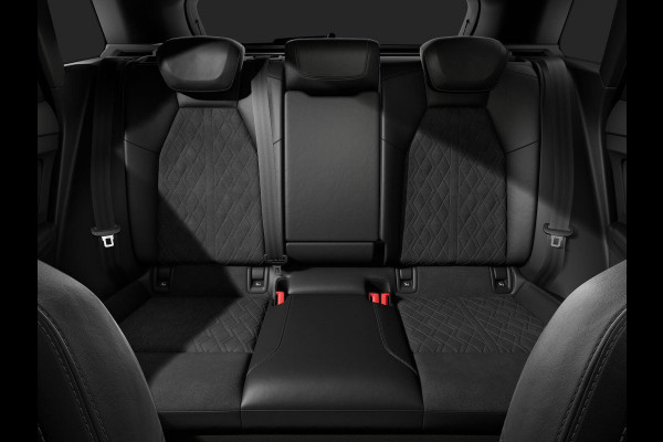 Audi Q4 e-tron 45 S Edition 82 kWh 286pk | Navigatie | Parkeercamera | 21 inch lichtmetalen velgen | Adaptive cruise controle | M<atrix Led | S-line interieur | Verlengde garantie