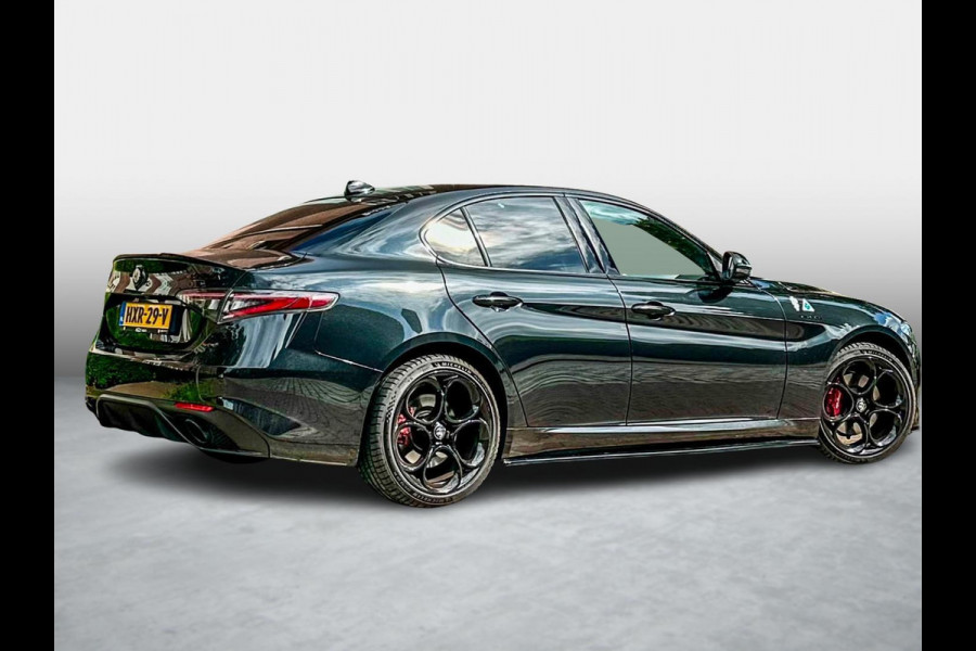 Alfa Romeo Giulia 2.0 Turbo 280pk AWD Veloce | Ragazzon | Schuif/Kanteldak | Stoel&Stuur Verwarming | Adapt. Cruise | Matrix LED | Flippers | Apple Carplay