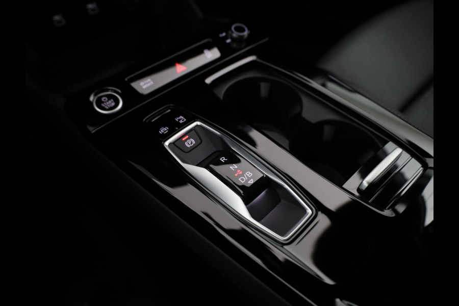 Audi A6 Avant e-tron S edition 83 kWh 286 pk Auto is per januari 2027 beschikbaar | Trekhaak, elektr. wegklapbaar | Sportstoel leder zwart | Optiekpakket zwart-glanzend | Privacy glas | S-line interieur