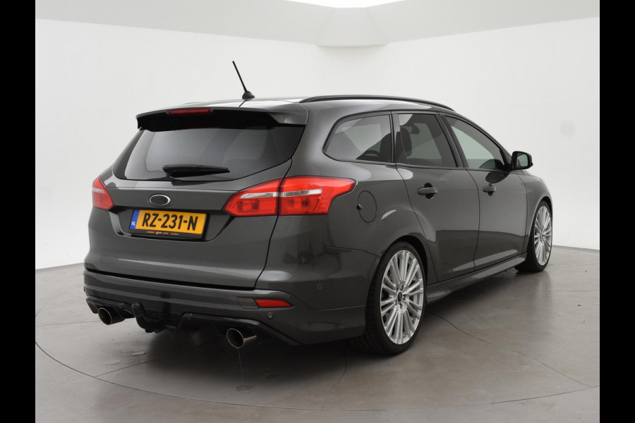 Ford FOCUS Wagon 1.0 ST-LINE + 19 INCH RS LMV | SPORTUITLAAT | TREKHAAK | APPLE CARPLAY | NAVIGATIE