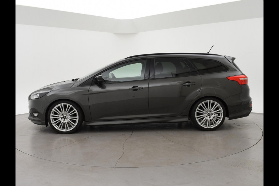 Ford FOCUS Wagon 1.0 ST-LINE + 19 INCH RS LMV | SPORTUITLAAT | TREKHAAK | APPLE CARPLAY | NAVIGATIE