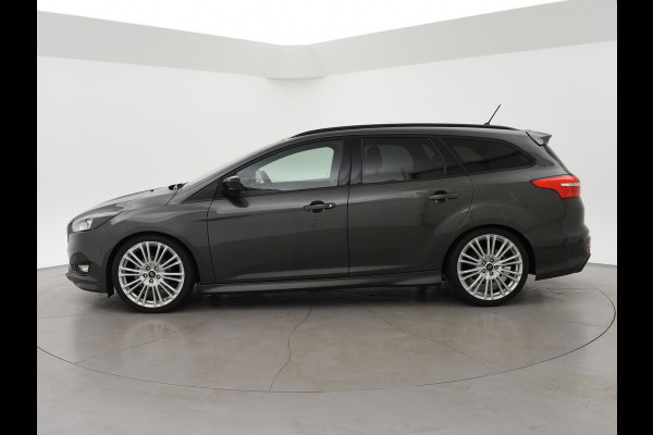 Ford FOCUS Wagon 1.0 ST-LINE + 19 INCH RS LMV | SPORTUITLAAT | TREKHAAK | APPLE CARPLAY | NAVIGATIE