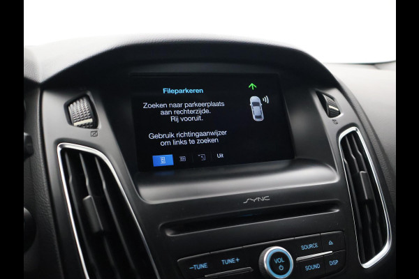 Ford FOCUS Wagon 1.0 ST-LINE + 19 INCH RS LMV | SPORTUITLAAT | TREKHAAK | APPLE CARPLAY | NAVIGATIE
