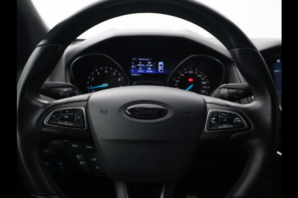 Ford FOCUS Wagon 1.0 ST-LINE + 19 INCH RS LMV | SPORTUITLAAT | TREKHAAK | APPLE CARPLAY | NAVIGATIE