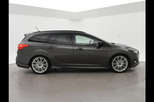 Ford FOCUS Wagon 1.0 ST-LINE + 19 INCH RS LMV | SPORTUITLAAT | TREKHAAK | APPLE CARPLAY | NAVIGATIE