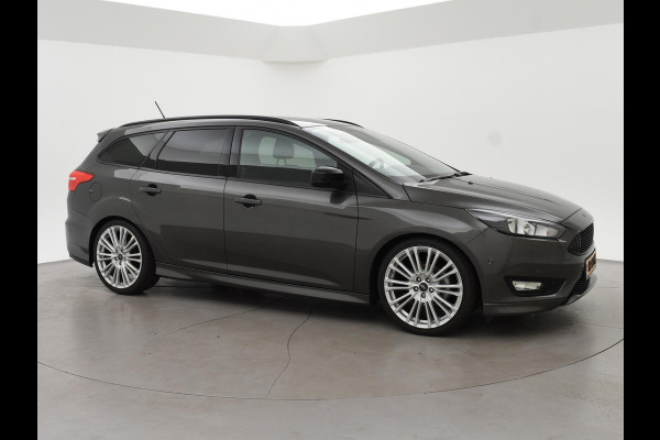 Ford FOCUS Wagon 1.0 ST-LINE + 19 INCH RS LMV | SPORTUITLAAT | TREKHAAK | APPLE CARPLAY | NAVIGATIE