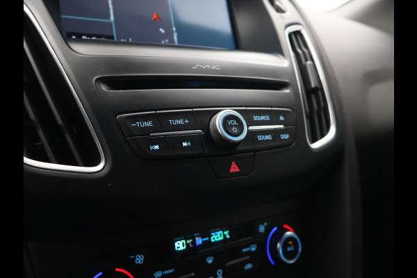 Ford FOCUS Wagon 1.0 ST-LINE + 19 INCH RS LMV | SPORTUITLAAT | TREKHAAK | APPLE CARPLAY | NAVIGATIE