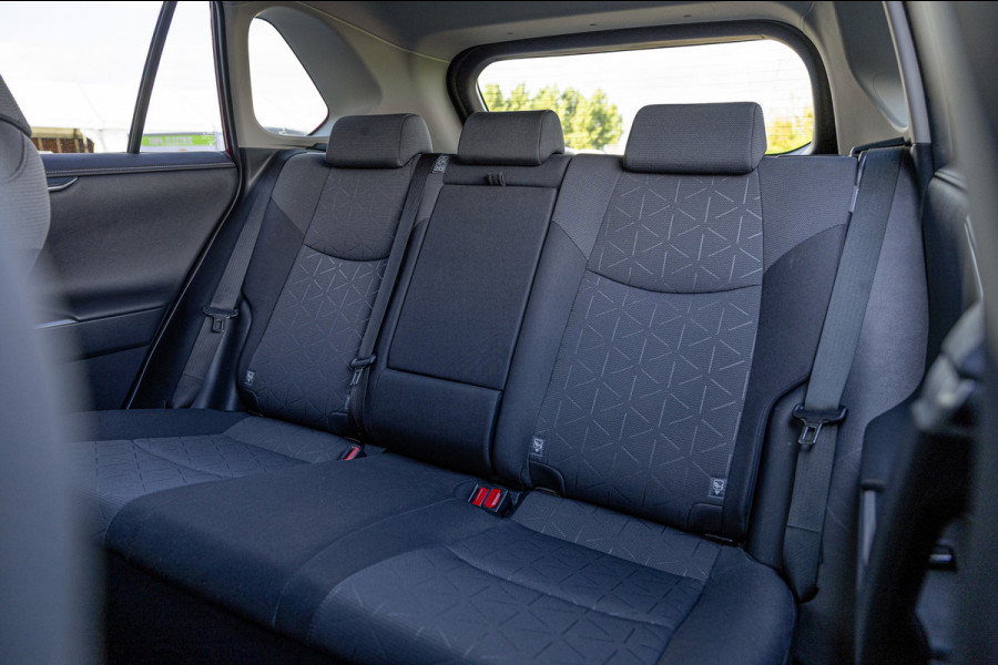 Toyota RAV4 2.5 Hybrid Dynamic / 63dkm NAP / Trekhaak / Navigatie / Camera / Adaptieve Cruise / Climate
