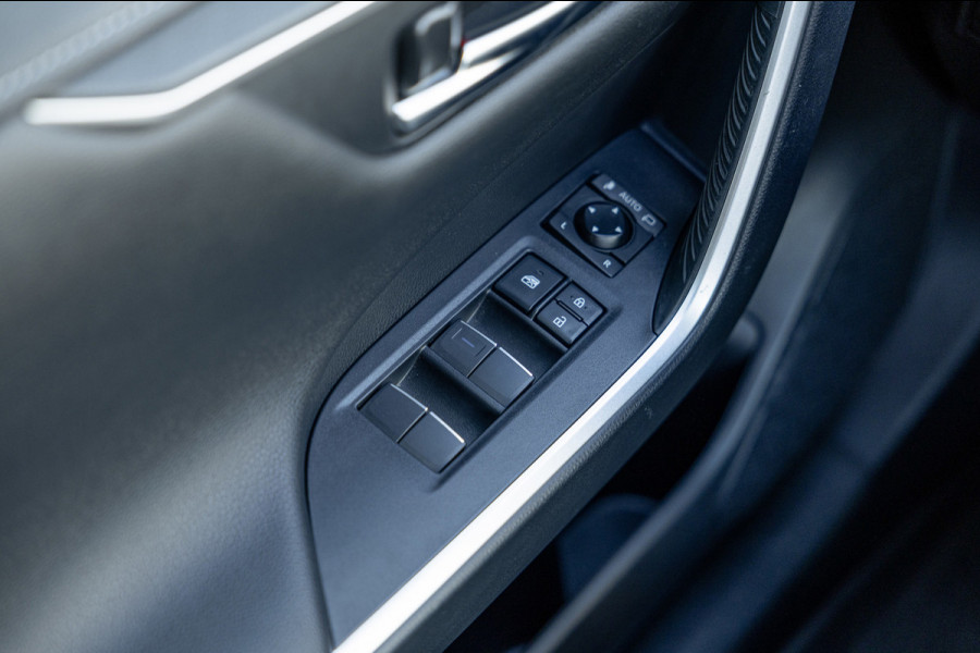Toyota RAV4 2.5 Hybrid Dynamic / 63dkm NAP / Trekhaak / Navigatie / Camera / Adaptieve Cruise / Climate