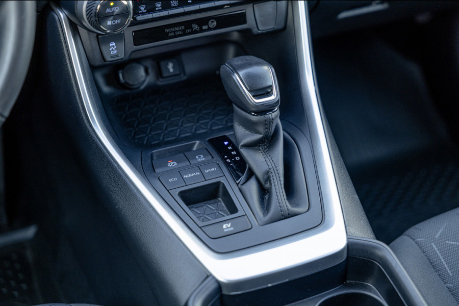 Toyota RAV4 2.5 Hybrid Dynamic / 63dkm NAP / Trekhaak / Navigatie / Camera / Adaptieve Cruise / Climate