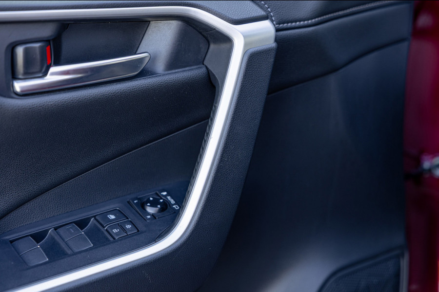 Toyota RAV4 2.5 Hybrid Dynamic / 63dkm NAP / Trekhaak / Navigatie / Camera / Adaptieve Cruise / Climate