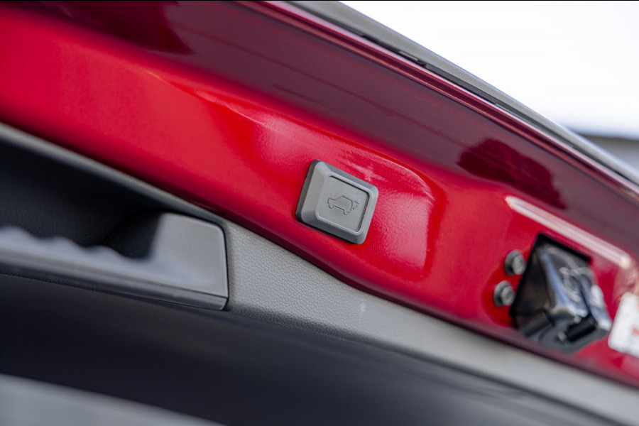 Toyota RAV4 2.5 Hybrid Dynamic / 63dkm NAP / Trekhaak / Navigatie / Camera / Adaptieve Cruise / Climate