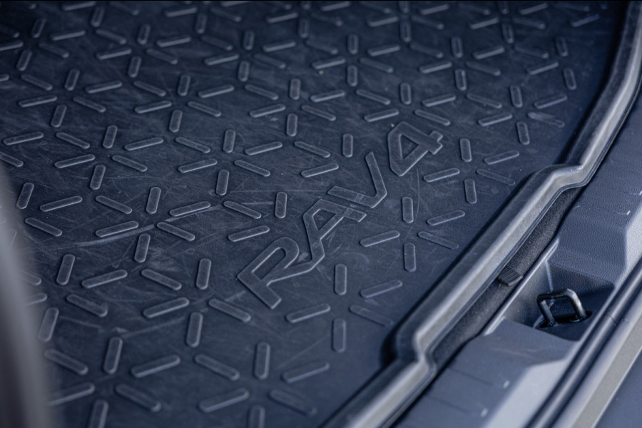 Toyota RAV4 2.5 Hybrid Dynamic / 63dkm NAP / Trekhaak / Navigatie / Camera / Adaptieve Cruise / Climate