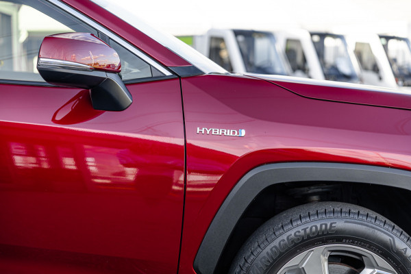 Toyota RAV4 2.5 Hybrid Dynamic / 63dkm NAP / Trekhaak / Navigatie / Camera / Adaptieve Cruise / Climate