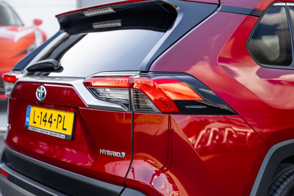 Toyota RAV4 2.5 Hybrid Dynamic / 63dkm NAP / Trekhaak / Navigatie / Camera / Adaptieve Cruise / Climate