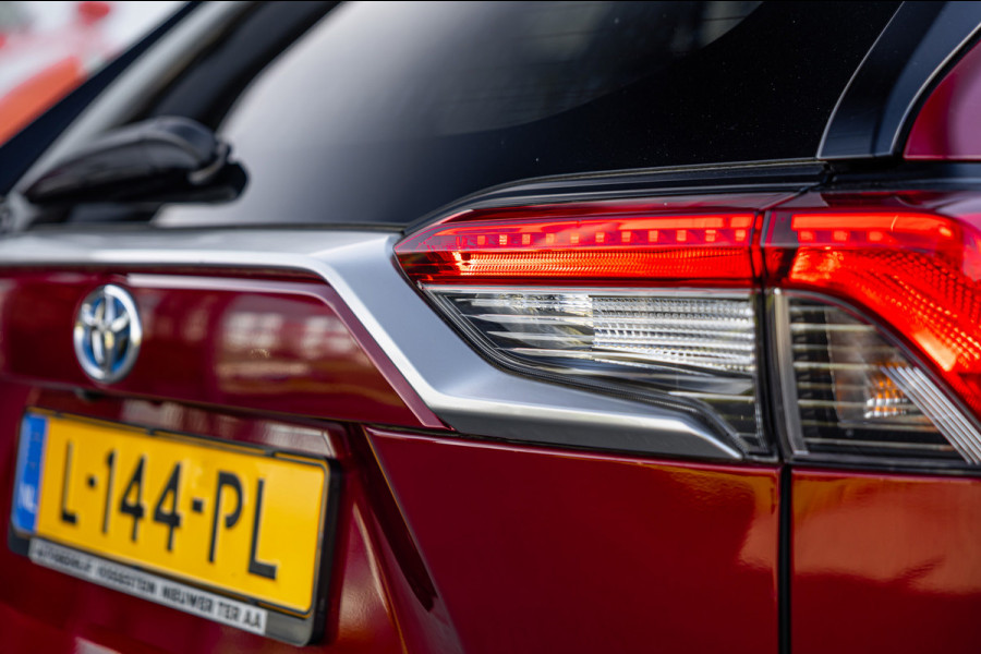 Toyota RAV4 2.5 Hybrid Dynamic / 63dkm NAP / Trekhaak / Navigatie / Camera / Adaptieve Cruise / Climate