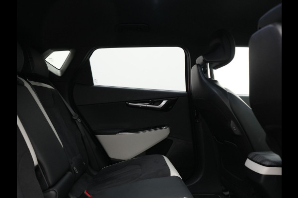 Kia Ev6 GT-Line 77.4 kWh 229pk Dealer O.H. | SOH 97,4% | Adaptive Cruise | Camera | Alcantara Sportstoelen Memory & Ventilatie | BLIS | Keyless | Stoelen & Stuur Verwarmd | Apple Carplay | Navigatie | DAB |