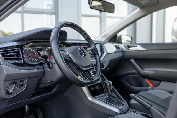 Volkswagen Polo 1.0 TSI Highline / NL-Auto / DAB / Climate Control / Cruise / 158dkm NAP