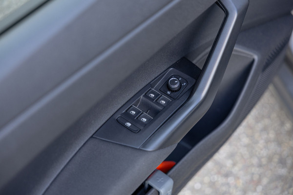 Volkswagen Polo 1.0 TSI Highline / NL-Auto / DAB / Climate Control / Cruise / 158dkm NAP